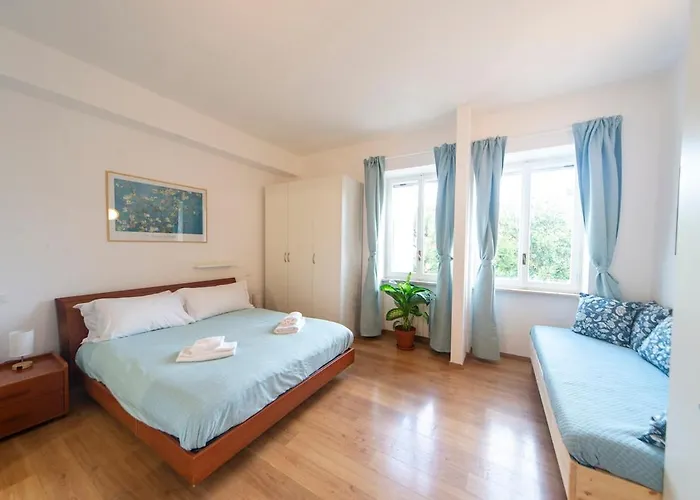 4 Cantoni, Cosy In Monti District דירה